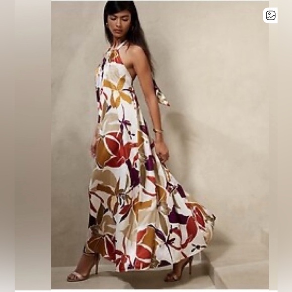 Banana Republic Dresses & Skirts - ⭐️Banana Republic Trapeze Halter Maxi⭐️